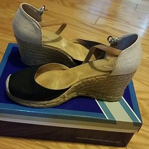 White Mountain Sandals